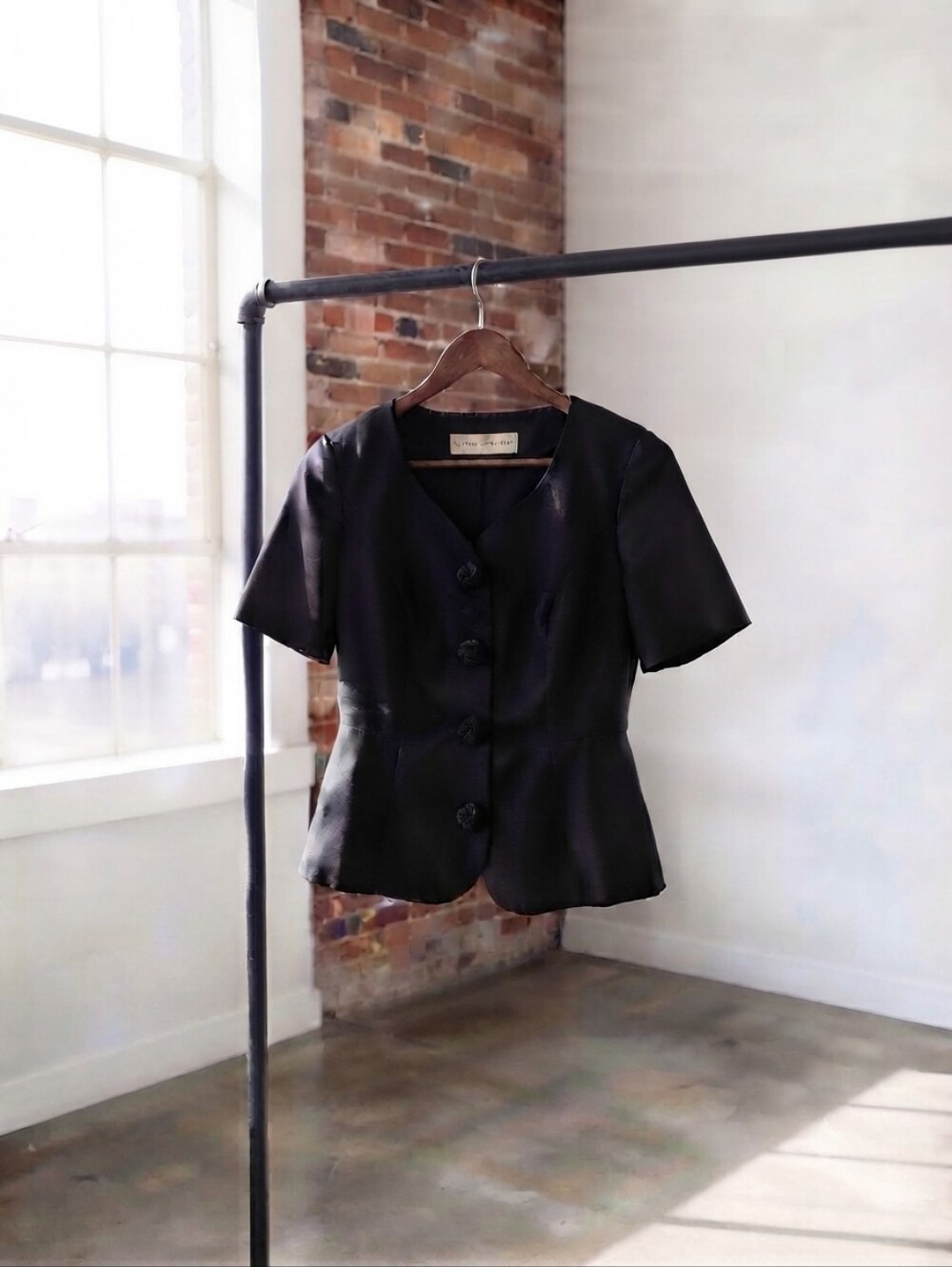 Watters And Watters Women's Black Short-Sleeve Tailored Blazer Large